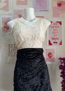 White Lace Top With Bow Detailing