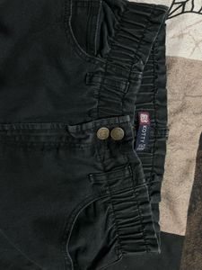 Black High-Waisted Jeans