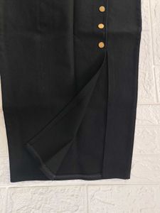 Chic Black Button Slit Skirt