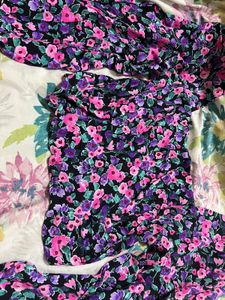 Vintage Floral sweetheart neck top