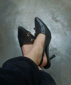Black Buckel Stiletto Pointed Toe Heel