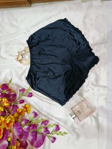 🇳🇿💫💗 Black Lace Trimmed Shorts