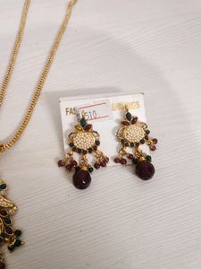 Elegant Necklace With  Earrings
