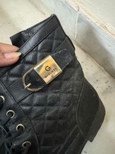 women guess boots ( highly used)