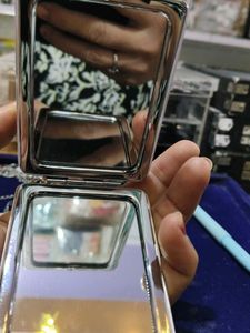 Makeup pocket mirror