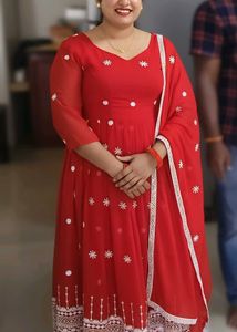 ❤️ Gorgeous Red Embroidered Anarkali Set ❤️