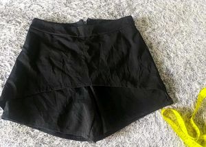 Black Skort