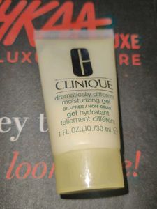 Clinique Dramatically Different Moisturizing Gel -