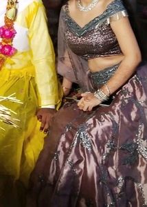 Heavy Embroidery Lehnga 💗🖤