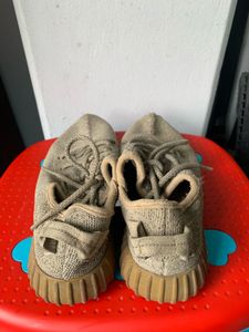 Yeezy Boost 350 V2