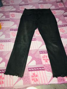 Roadster Black Straight Fit Light Frayed Edge Stretchable Jeans