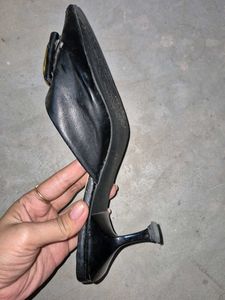 Black Pointed Mules with Buckle