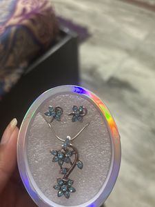 Floral Necklace &amp; Earring Set