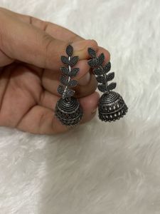 Leaf Design Silver Oxidized Jhumka