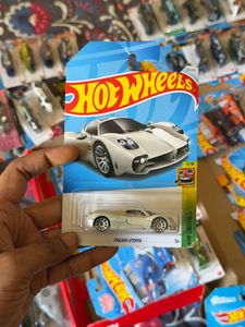 Hot Wheels Pagani Utopia