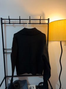 Stylish Black Knit Zip-Up Jacket