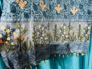 Pakistani Suit With Beautiful Dupatta