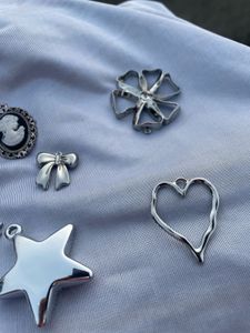Charms with chains will price differ