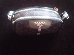 NEW NO USED SLING BAG FOR GIRLS AND KID&#39;S.