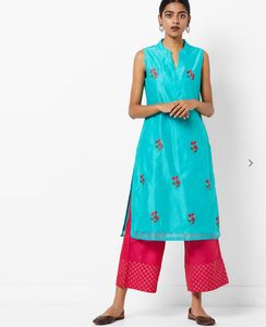 Avaasa Kurta