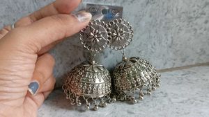 2 Occasional Earrings
