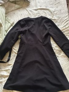 Chic Black Dress with Ribbon Detail