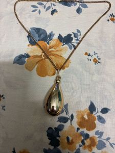 Teardrop Pendant Necklace