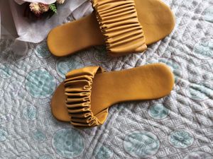 Voguish Yellow Flat