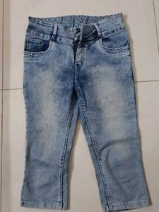 Light Wash Denim Capri Jeans
