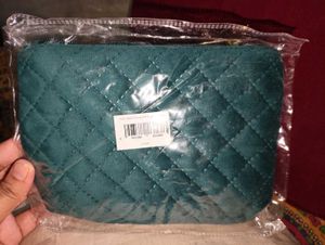 Makup pouch  - Faces Canada