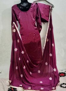 Golden Stone Embroidery work Kurta Set Size issue