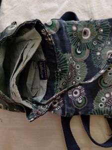 Kipling Sling (authentic)