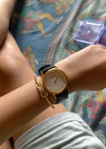 Gold Knot Bangle
