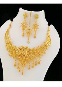 Elegant Gold-Plated Necklace Set