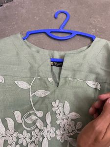 Elegant Green Embroidered Kurta