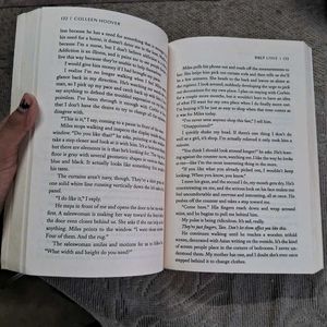 UGLY LOVE ~ Collen Hoover