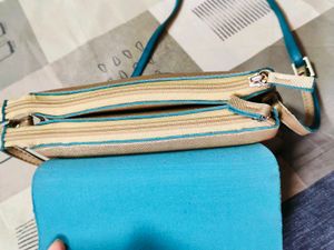 Baggit Lmp Monili Flori Gold Sling Bag