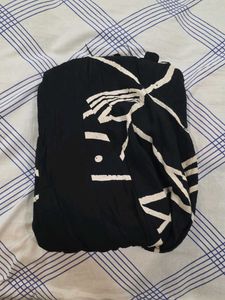 Stylish Black &amp; White shrug