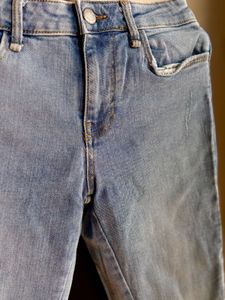 Zara Basic Denim Jeans Distressed style