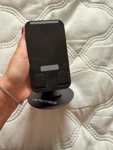 Metropolis Phone Stand