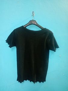BLACK CROP TOP👕