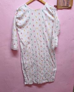 White Kurtas(Women&#39;s)