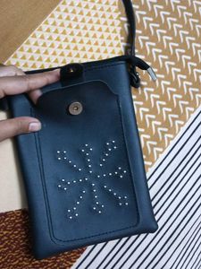 woman sling bag