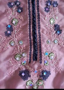 Pakistani Suit With Pretty Sleeves And Pant