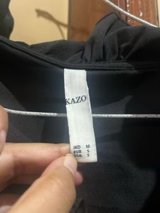 Kazo Ruffled Black Top