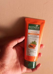 Biotique Papaya Tan Removal Scrub