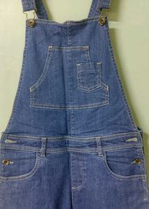 Benetton Denim Capris with Gallies. ✨