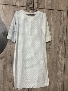 white chiksniati kurti