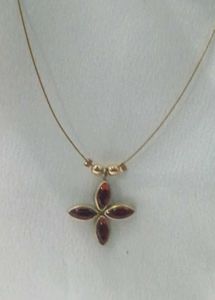 Red Stone Floral Pendant Necklace