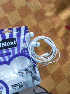 Earphones Premium White iNext